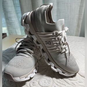 On Running Cloudswift women’s